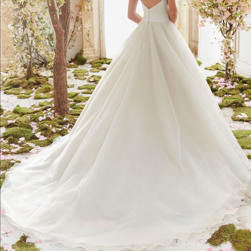 Beautiful satin and tulle wedding dress